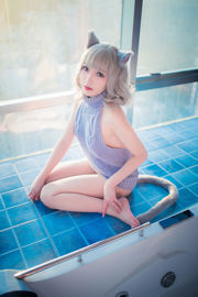 [Net Red COSER Photo] Loli Welfare Mao Mao - Backless Sweater