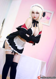 [Foto de COSER de una celebridad de Internet] Miss Coser Potato Godzilla - Saber Alter Maid