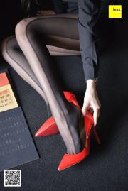 Hot Mom Junjun "Hot Mom Black Fashion Socks"[异 思 趣向 IESS] 실크 Xiangjia 317 아름다운 다리와 발