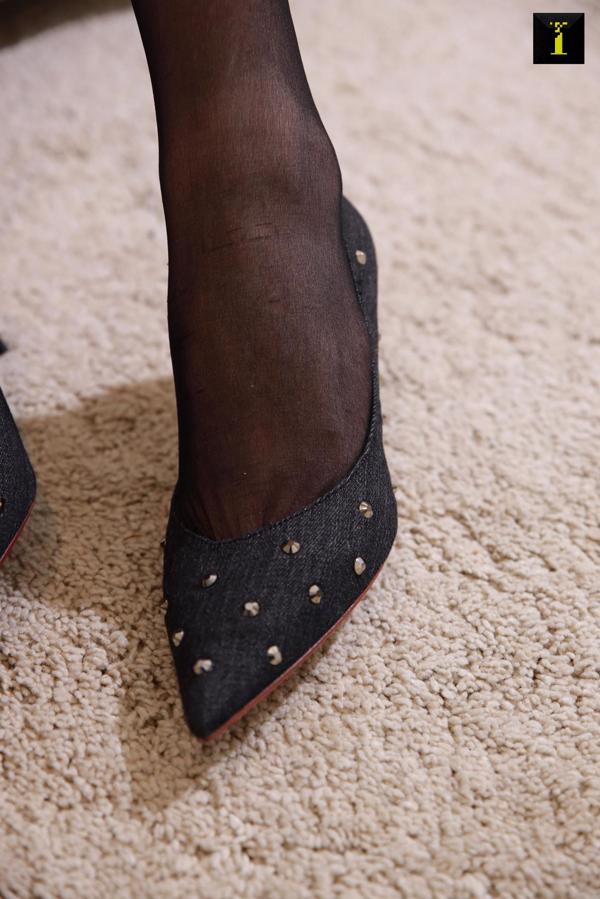 シスターミャオ「シスターミャオがからかいを送った」[IESSに奇妙な]美しい脚と足