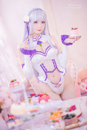 [COS Welfare] Weibo Girl Papier Crème Moon Shimo - Emilia