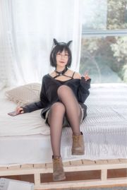 Coser month by month su "Everyday Cat Girl"